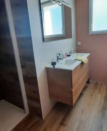 Au Bord Du - 4-10 Pers - Sur Yon *